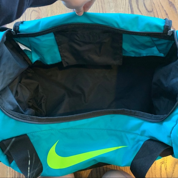 Vintage retro NIKE Gym Bag - Picture 3 of 8